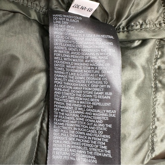 Uniqlo Ultra Light Down Puffer Vest Packable Travel Outdoor - Picture 8 of 10